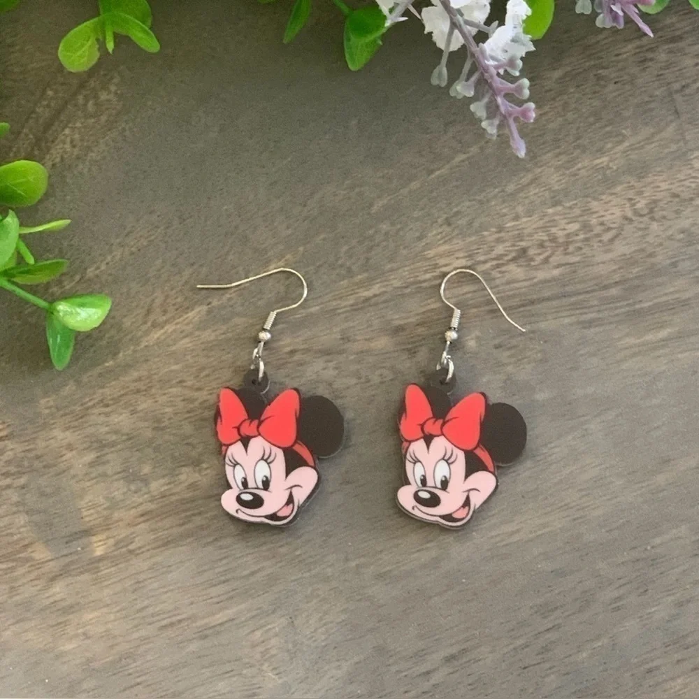 Minnie Mouse Dangle Earrings